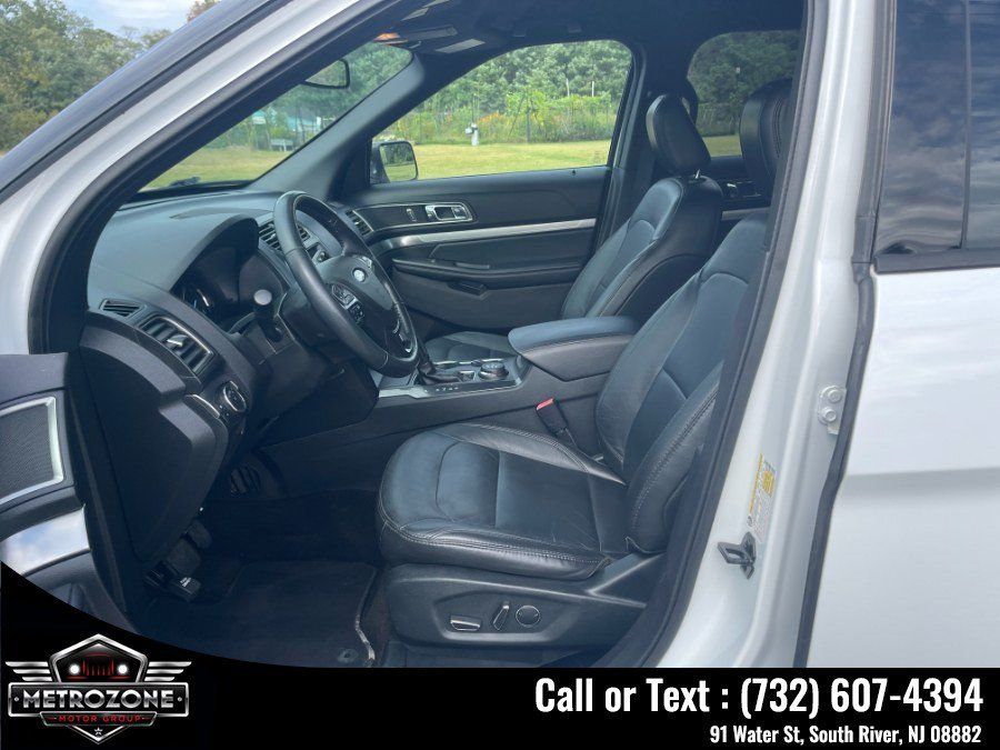 Used 2018 Ford Explorer XLT w/ Equipment Group 202A AWD/4WD image 19