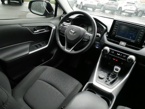 Certified 2021 Toyota RAV4 XLE w/ Convenience Package AWD/4WD image 9
