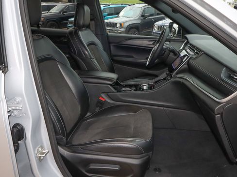 Used 2023 Jeep Grand Cherokee Altitude image 25