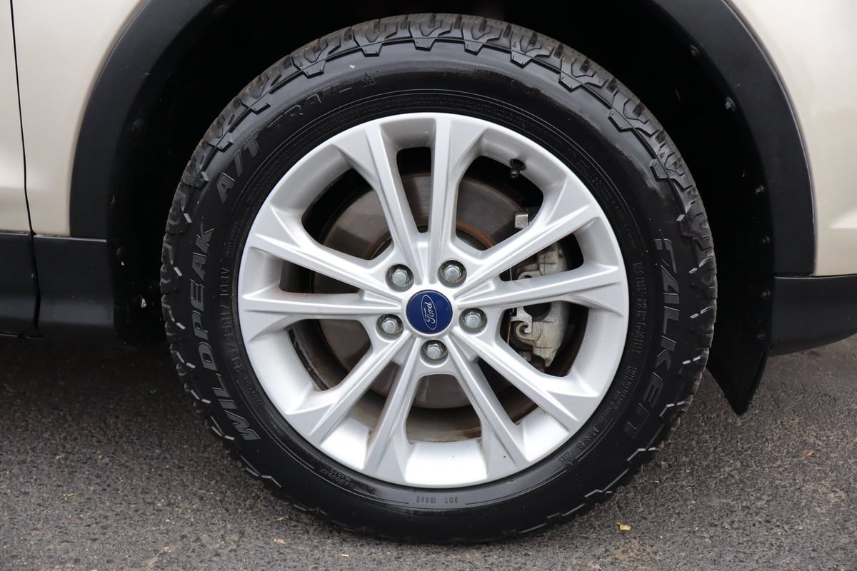 Used 2017 Ford Escape SE w/ SE Leather Comfort Package AWD/4WD image 44