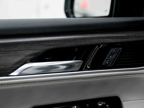 Used 2023 Jeep Wagoneer Series III w/ Premium Group I AWD/4WD image 43