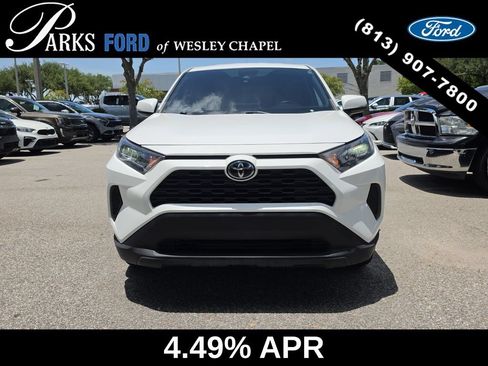 Used 2022 Toyota RAV4 LE FWD image 3
