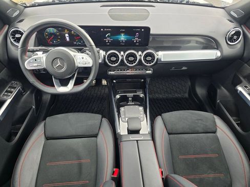 Used 2023 Mercedes-Benz GLB 250 4MATIC w/ AMG Line image 18