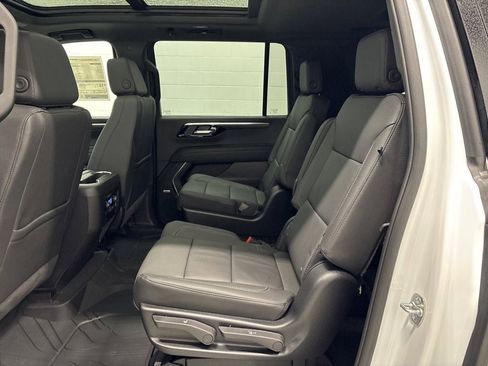 New 2026 Chevrolet Suburban Z71 w/ Comfort Package image 11