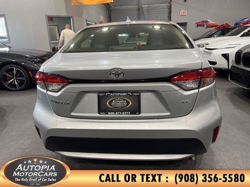 Used 2020 Toyota Corolla LE FWD image 5
