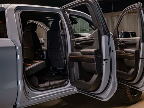 Used 2024 GMC Sierra 1500 AT4 w/ Technology Package image 34