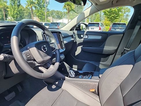 Certified 2026 Volvo XC40 B5 Plus AWD/4WD image 11