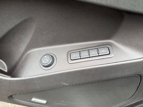 Used 2024 Chevrolet Equinox Premier image 21