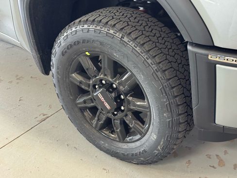 New 2026 GMC Sierra 2500 AT4 w/ AT4 Premium Plus Package AWD/4WD image 4