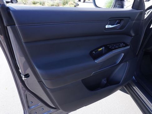 New 2026 Nissan Pathfinder SL image 16