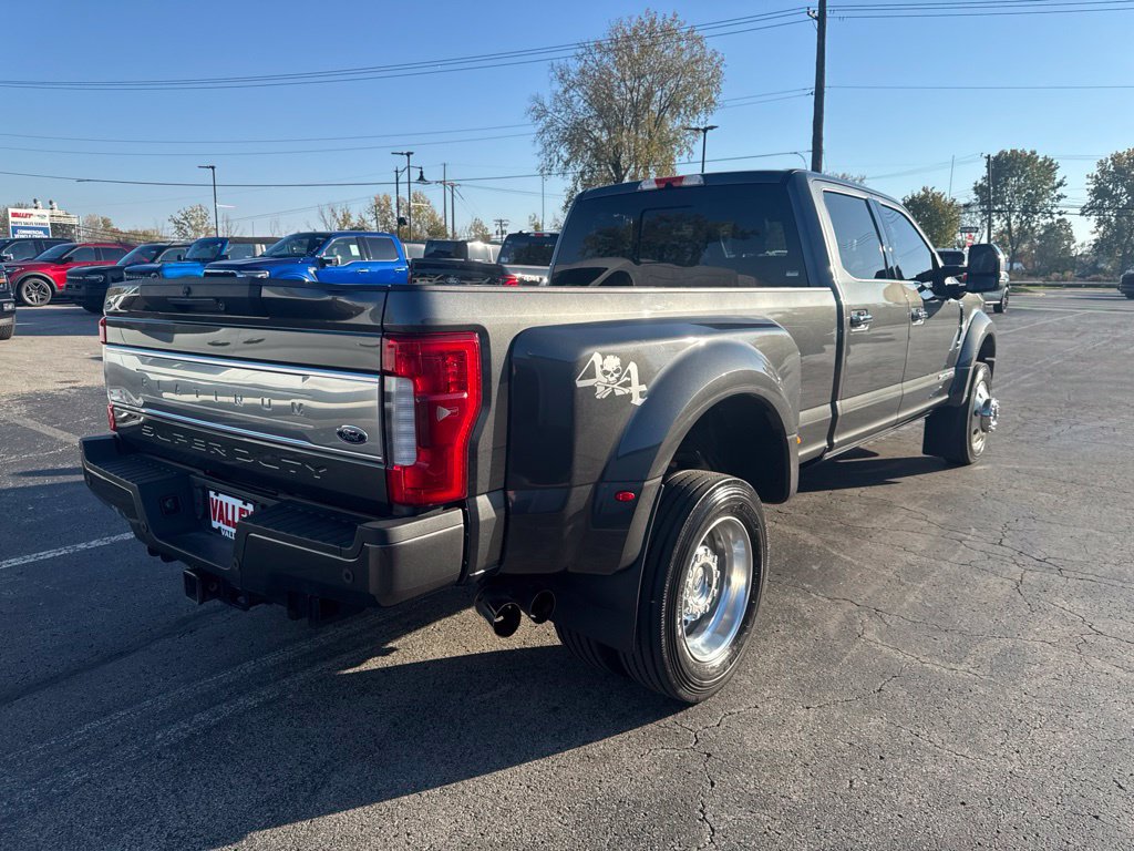 Used 2017 Ford F450 Platinum w/ Platinum Ultimate Package AWD/4WD image 3
