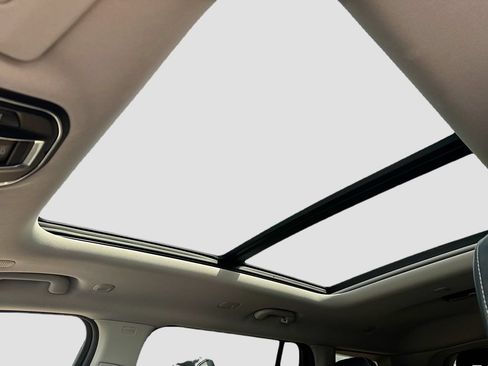 Used 2022 Jeep Grand Cherokee L Limited RWD image 19
