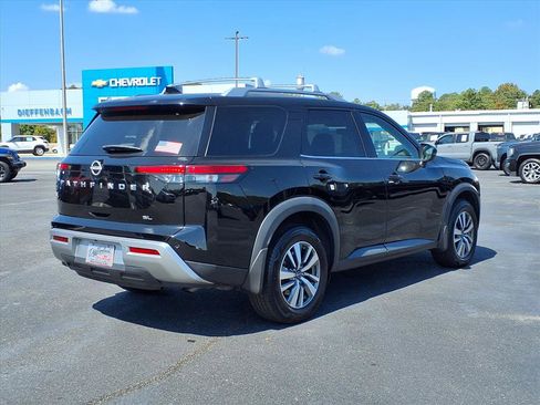 Used 2024 Nissan Pathfinder SL w/ Cargo Package image 19