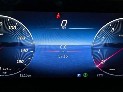 Used 2025 Mercedes-Benz GLB 250 4MATIC image 14