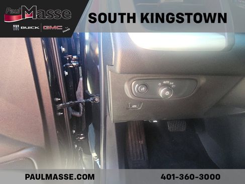 Used 2024 GMC Terrain SLE w/ Driver Convenience Package image 15