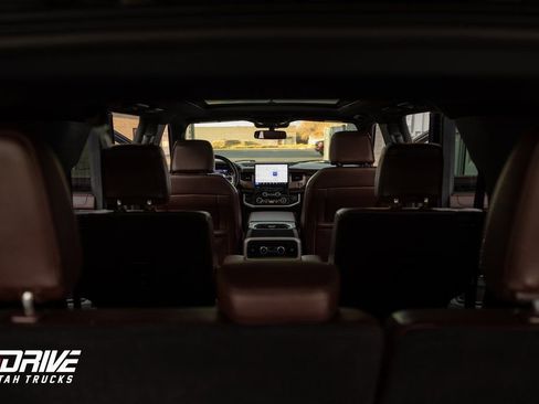 Used 2024 Ford Expedition Limited AWD/4WD image 17