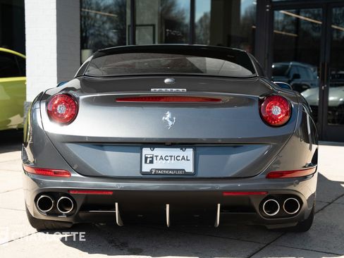 Used 2016 Ferrari California T image 15