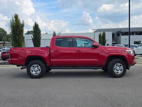 Used 2019 Toyota Tacoma SR AWD/4WD image 21