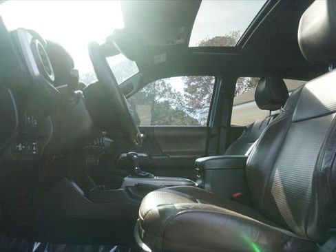 Used 2021 Toyota Tacoma Limited image 19