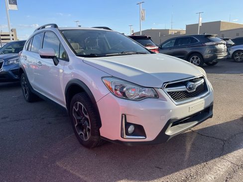 Used 2017 Subaru Crosstrek 2.0i Premium AWD/4WD image 2