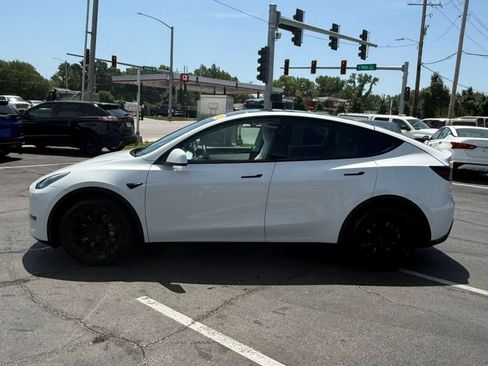 Used 2021 Tesla Model Y Long Range AWD/4WD image 9