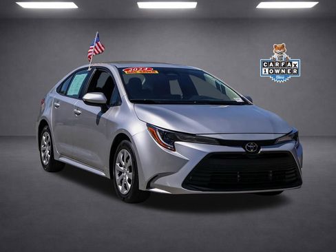 Used 2024 Toyota Corolla LE FWD image 2