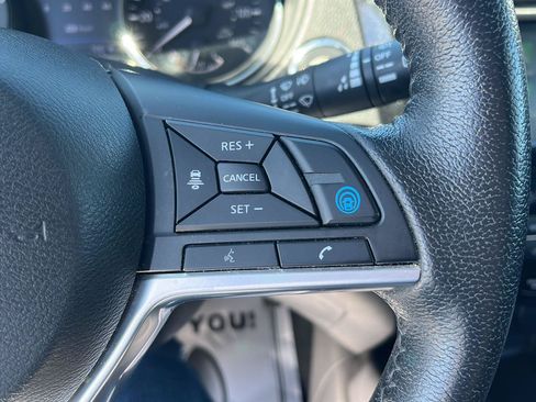 Used 2019 Nissan Rogue SV w/ Premium Package AWD/4WD image 12