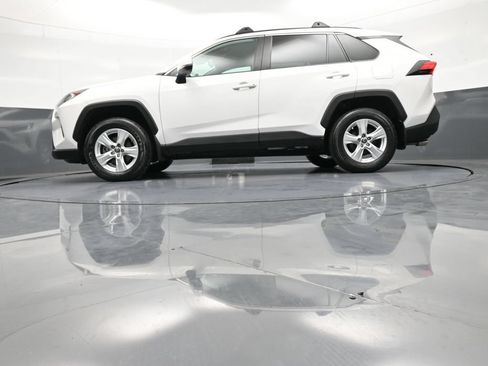 Used 2021 Toyota RAV4 XLE AWD/4WD image 31