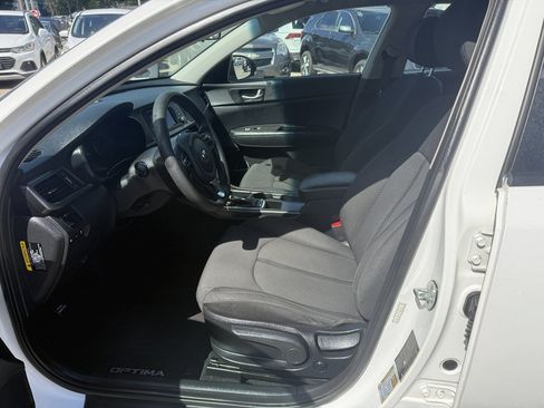 Used 2016 Kia Optima LX FWD image 12