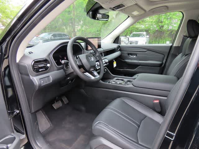 New 2026 Honda Pilot Touring image 2