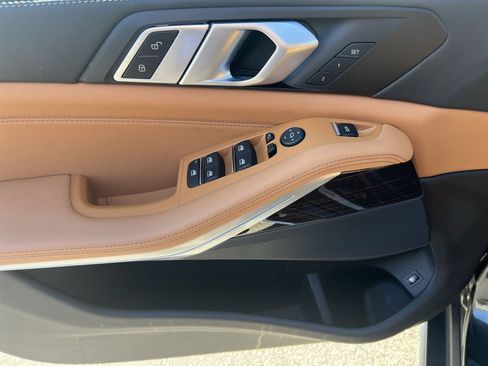 Used 2024 BMW X5 xDrive50e image 15