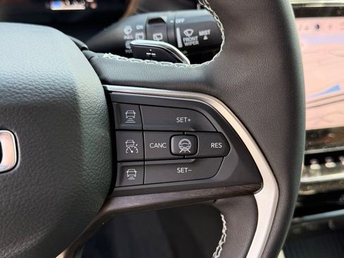 New 2026 Jeep Grand Cherokee L Limited AWD/4WD image 17