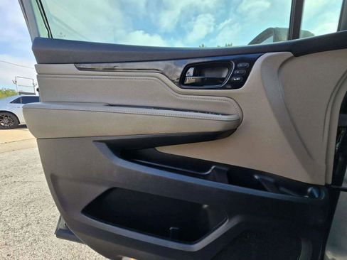 Used 2018 Honda Odyssey Elite image 16