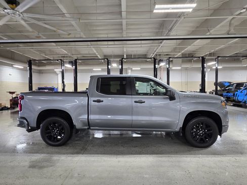Used 2024 Chevrolet Silverado 1500 Custom image 8