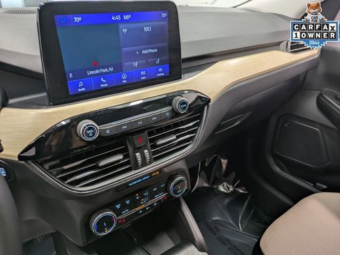 Used 2022 Ford Escape Titanium w/ Titanium Premium Package image 12