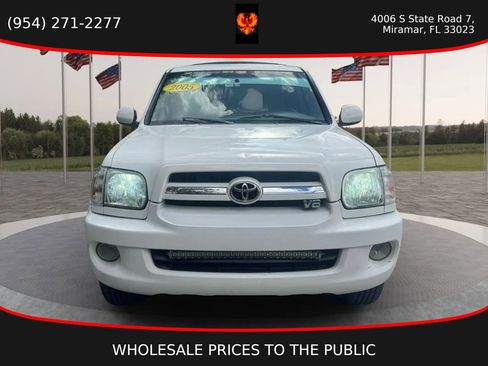 Used 2005 Toyota Sequoia SR5 RWD image 2