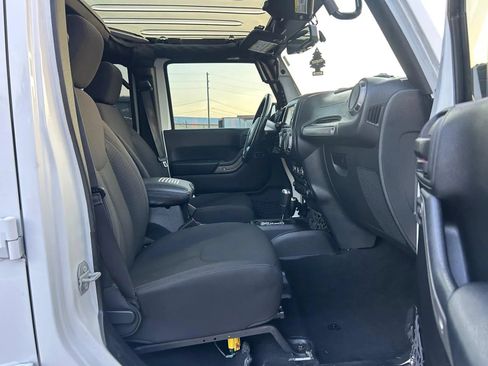 Used 2016 Jeep Wrangler Unlimited Sport w/ Quick Order Package 24S AWD/4WD image 11