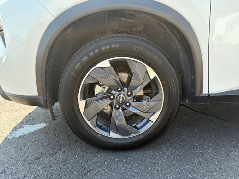 Used 2024 Nissan Rogue SV AWD/4WD image 26
