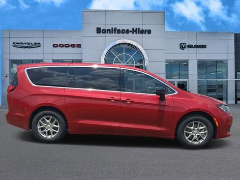 New 2025 Chrysler Voyager LX image 2