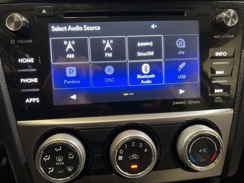 Used 2017 Subaru Crosstrek 2.0i Premium image 19