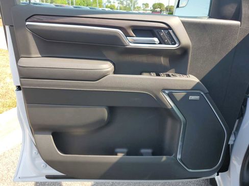 New 2026 GMC Sierra 1500 SLT AWD/4WD image 15