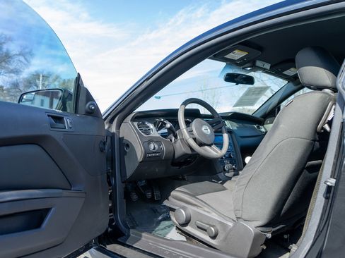 Used 2011 Ford Mustang GT w/ Security Pkg image 13