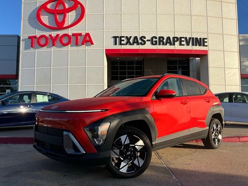 Used 2025 Hyundai Kona SEL image 2