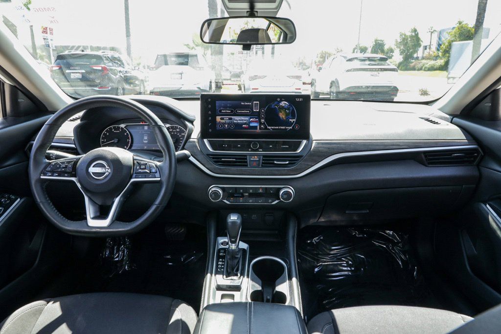 Used 2023 Nissan Altima 2.5 SV w/ SV Premium Package FWD image 25