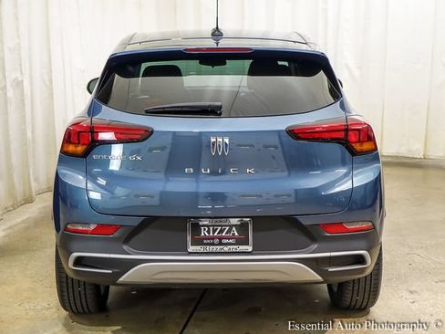 Certified 2024 Buick Encore GX Preferred w/ Comfort Package FWD image 8