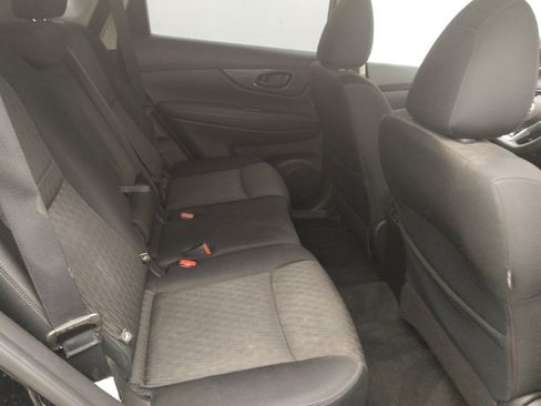 Used 2020 Nissan Rogue S FWD image 19