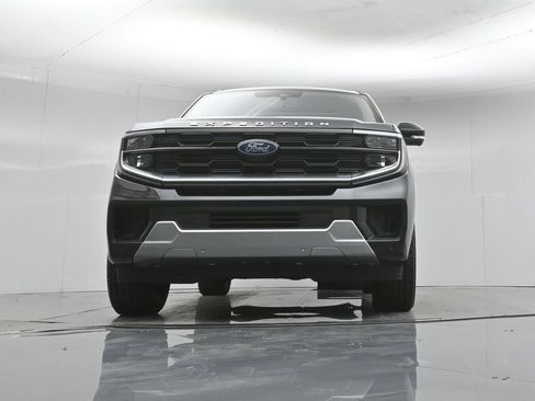 Certified 2025 Ford Expedition Platinum w/ Driver's Package AWD/4WD image 51