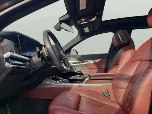 Used 2023 BMW 760i xDrive image 24