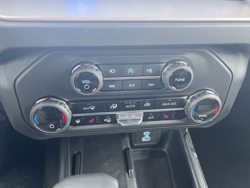 New 2025 Ford Bronco Outer Banks image 21