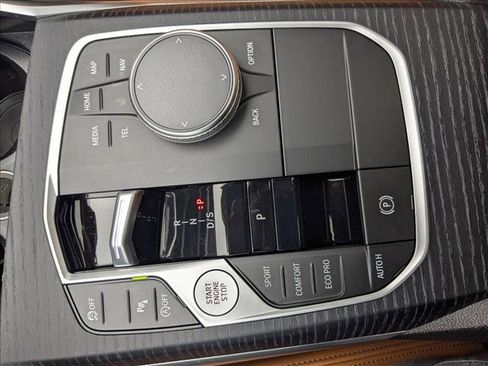 Used 2025 BMW 330i xDrive Sedan w/ Convenience Package image 17